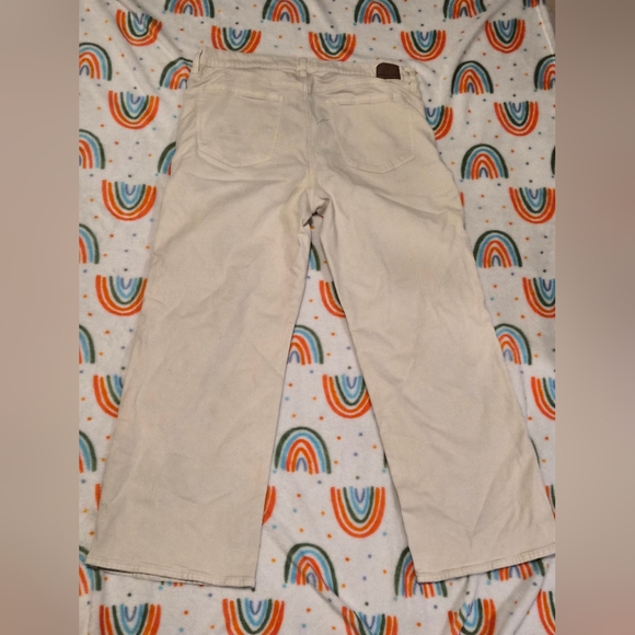 American Eagle Cream Pants - Picture 3 of 3